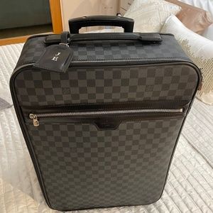 Louis Vuitton Pegase Luggage Damier Graphite